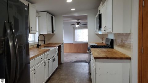 Tiny photo for 5500 85th Avenue, Evart, MI 49631 (MLS # 1943873)