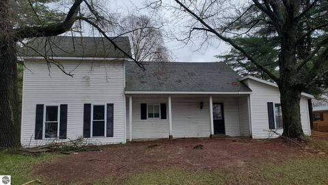 Tiny photo for 5500 85th Avenue, Evart, MI 49631 (MLS # 1943873)