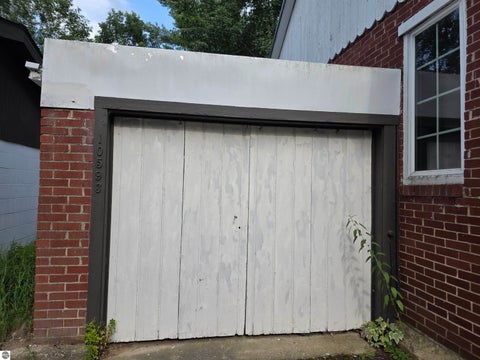 Tiny photo for 10593 S Mackinaw Trail, Cadillac, MI 49601 (MLS # 1948598)