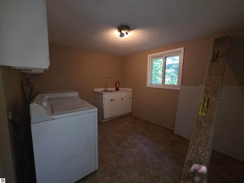 Tiny photo for 10593 S Mackinaw Trail, Cadillac, MI 49601 (MLS # 1948598)