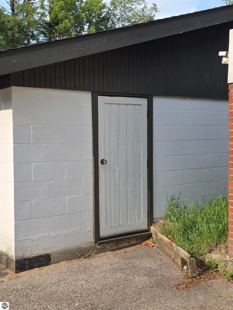 Tiny photo for 10593 S Mackinaw Trail, Cadillac, MI 49601 (MLS # 1948598)