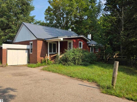 Tiny photo for 10593 S Mackinaw Trail, Cadillac, MI 49601 (MLS # 1948598)