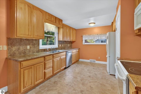 Tiny photo for 804 N River Avenue, Alma, MI 48801 (MLS # 1951101)