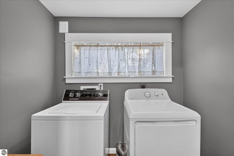 Tiny photo for 804 N River Avenue, Alma, MI 48801 (MLS # 1951101)