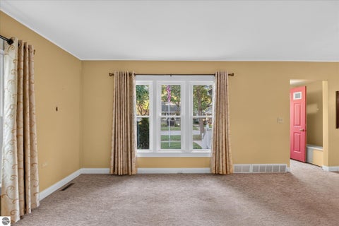 Tiny photo for 804 N River Avenue, Alma, MI 48801 (MLS # 1951101)