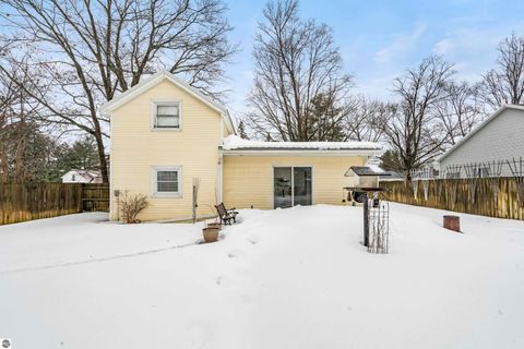 Tiny photo for 411 S Walnut Street, Kalkaska, MI 49646 (MLS # 1942403)