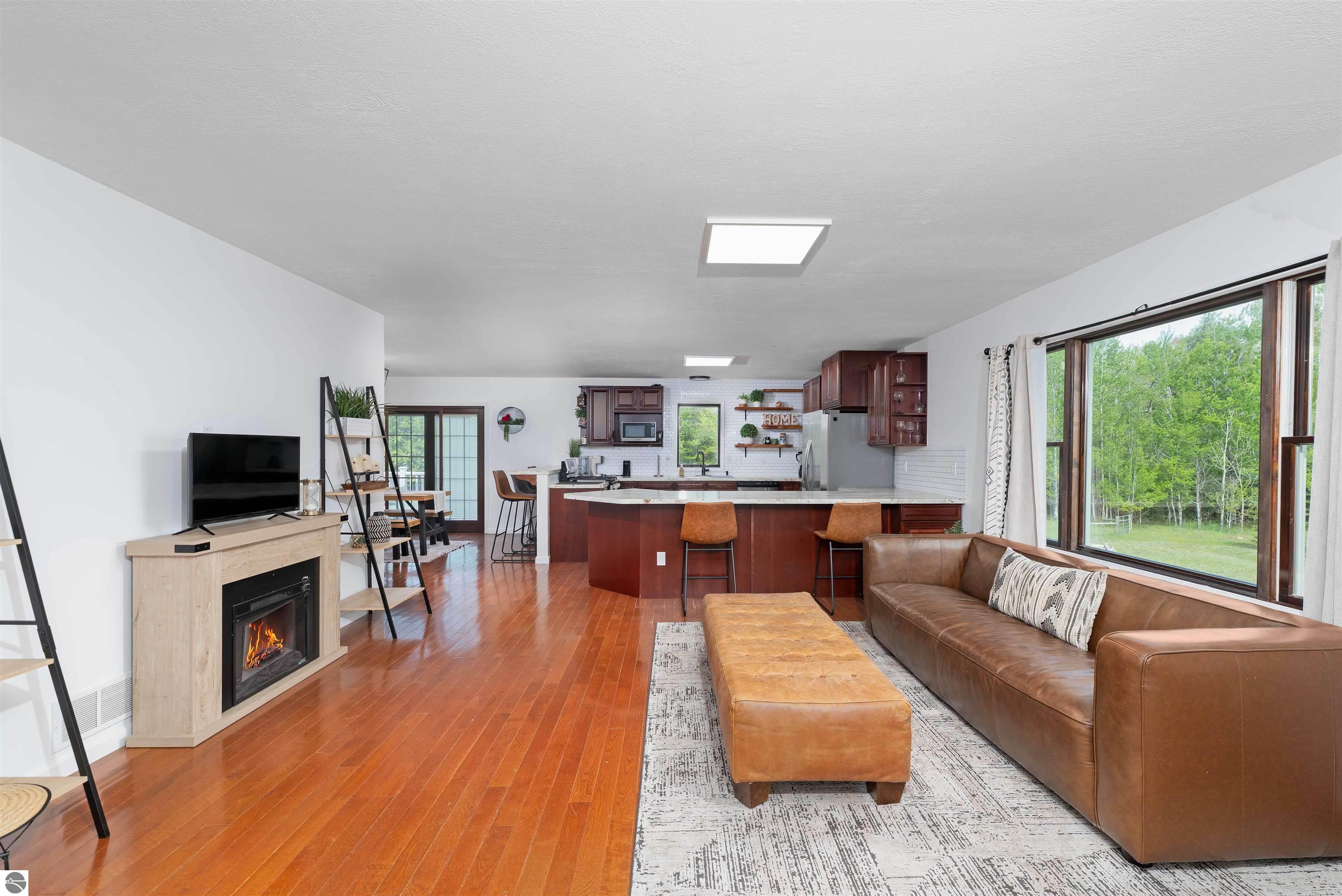 7495 Bennett Road - Photo 2