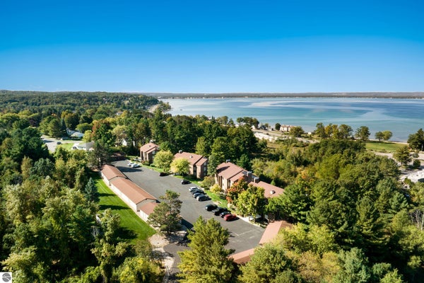 5883 ANDORRA DR APT D2, WILLIAMSBURG, MI 49690 - Image dbb6a3ac6c896eb22f7d76139d64aad7/4057241950
