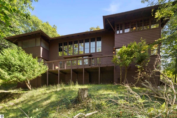 3512 CRYSTAL DR, BEULAH, MI 49617 - Image dbbcc2b4d3c499d6957c60a37b873fdd/846929551