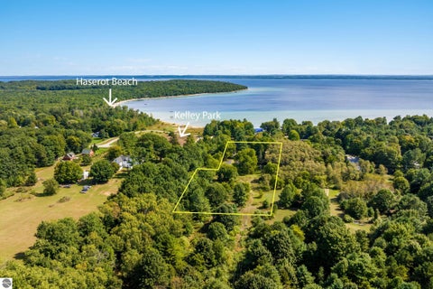 Tiny photo for 18529 Mission RD, Traverse City, MI 49686 (MLS # 1950455)