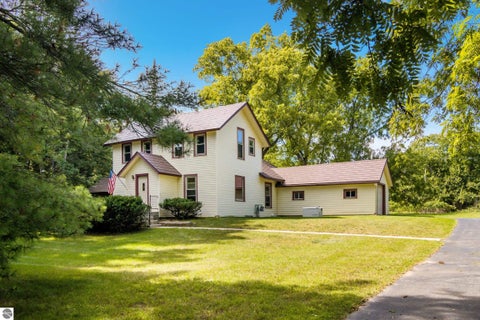 Tiny photo for 18529 Mission RD, Traverse City, MI 49686 (MLS # 1950455)