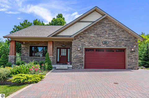 Photo of 4166 Aquila Court, Traverse City, MI 49684 (MLS # 1947968)