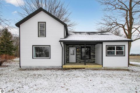 Tiny photo for 5329 E Monroe Road, Breckenridge, MI 48615 (MLS # 1941719)