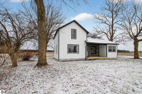 Tiny photo for 5329 E Monroe Road, Breckenridge, MI 48615 (MLS # 1941719)