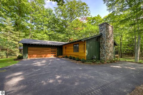 Tiny photo for 4005 E Oxford Drive, Leland, MI 49654 (MLS # 1945155)