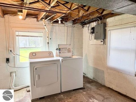 Tiny photo for 520 S Franklin, St Louis, MI 48880 (MLS # 1944198)