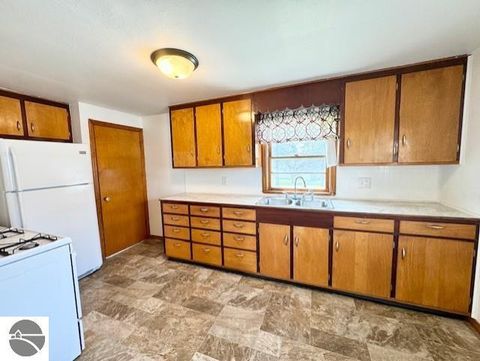 Tiny photo for 520 S Franklin, St Louis, MI 48880 (MLS # 1944198)