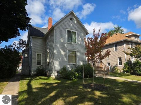 Photo of 1004 University Street, Mt Pleasant, MI 48858 (MLS # 1943509)