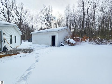 Tiny photo for 114 Bay City Trail, Houghton Lake, MI 48629 (MLS # 1942050)