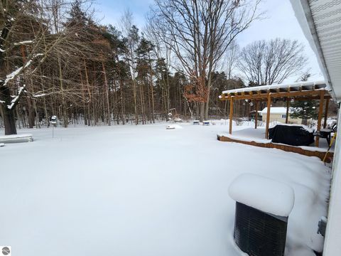 Tiny photo for 114 Bay City Trail, Houghton Lake, MI 48629 (MLS # 1942050)