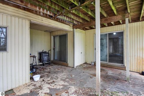 Tiny photo for 410 Orchard Court, St Louis, MI 48880 (MLS # 1945176)