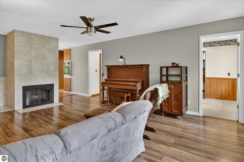 Tiny photo for 410 Orchard Court, St Louis, MI 48880 (MLS # 1945176)