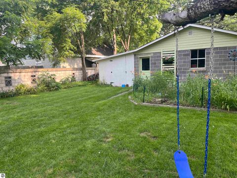 Tiny photo for 136 E Fifteenth Street, Traverse City, MI 49684 (MLS # 1943229)