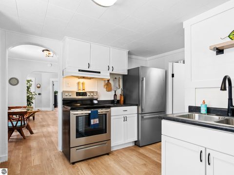 Tiny photo for 136 E Fifteenth Street, Traverse City, MI 49684 (MLS # 1943229)