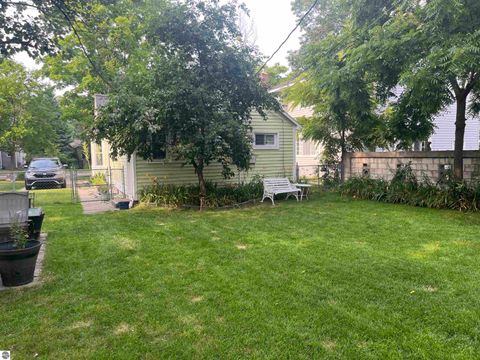 Tiny photo for 136 E Fifteenth Street, Traverse City, MI 49684 (MLS # 1943229)