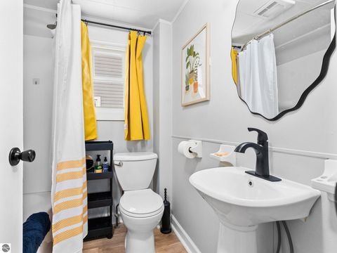 Tiny photo for 136 E Fifteenth Street, Traverse City, MI 49684 (MLS # 1943229)