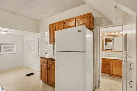 Tiny photo for 725 N Lake Street, Cadillac, MI 49601 (MLS # 1948772)