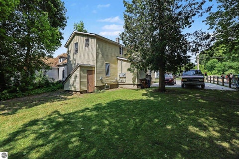 Tiny photo for 725 N Lake Street, Cadillac, MI 49601 (MLS # 1948772)