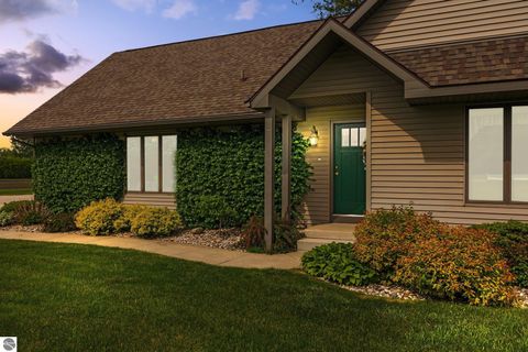 Tiny photo for 5030 S Isabella Road, Mt Pleasant, MI 48858 (MLS # 1942877)