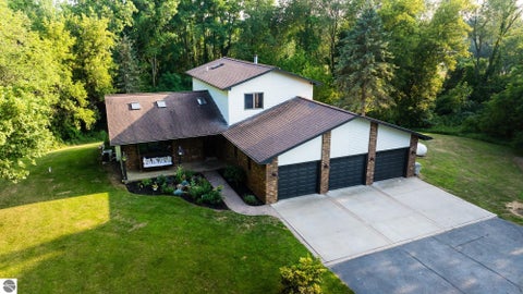 Photo of 4734 S Nottawa Road, Mt Pleasant, MI 48858 (MLS # 1948266)