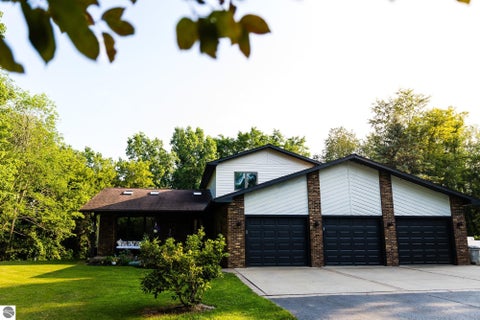 Tiny photo for 4734 S Nottawa Road, Mt Pleasant, MI 48858 (MLS # 1948266)
