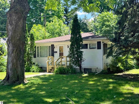 Tiny photo for 524 N Kinney, Mt Pleasant, MI 48858 (MLS # 1947041)