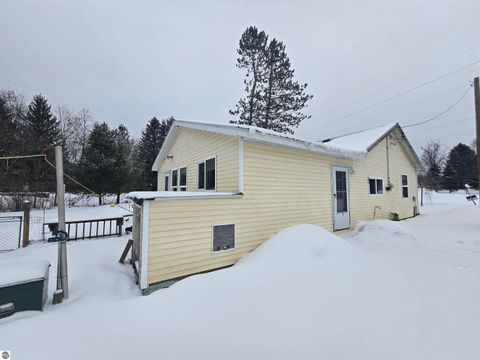 Tiny photo for 104 E Gossman Street, Harrietta, MI 49638 (MLS # 1941774)
