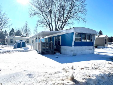 Tiny photo for 2201 Country Acres Drive, Cadillac, MI 49601 (MLS # 1942285)