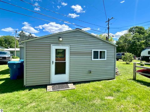 Tiny photo for 9312 Elizabeth Road, Houghton Lake, MI 48629 (MLS # 1946744)