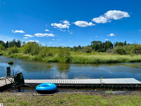 Tiny photo for 9312 Elizabeth Road, Houghton Lake, MI 48629 (MLS # 1946744)