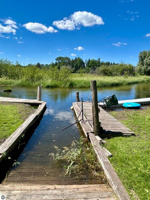 Tiny photo for 9312 Elizabeth Road, Houghton Lake, MI 48629 (MLS # 1946744)