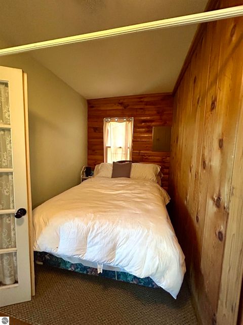 Tiny photo for 9312 Elizabeth Road, Houghton Lake, MI 48629 (MLS # 1946744)