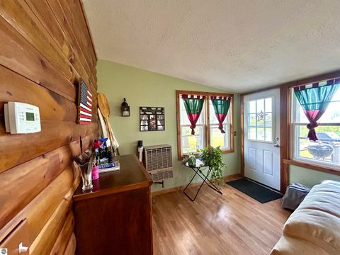 Tiny photo for 9312 Elizabeth Road, Houghton Lake, MI 48629 (MLS # 1946744)