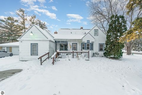 Tiny photo for 909 Weiss Street, Saginaw, MI 48602 (MLS # 1941477)