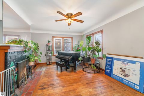 Tiny photo for 909 Weiss Street, Saginaw, MI 48602 (MLS # 1941477)