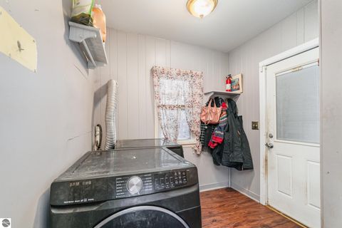 Tiny photo for 909 Weiss Street, Saginaw, MI 48602 (MLS # 1941477)