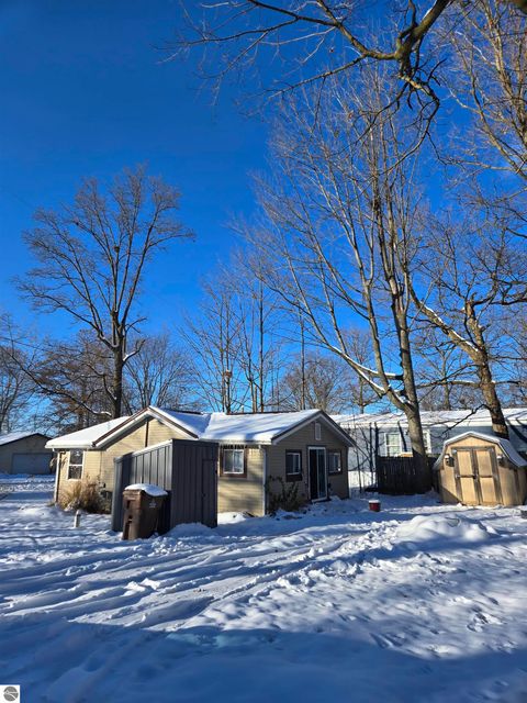 Photo of 2695 Ovid Street, Crystal, MI 48818 (MLS # 1941159)