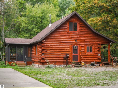 Tiny photo for 9098 Sunset Trail, NE, Mancelona, MI 49659 (MLS # 1947468)