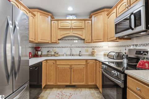 Tiny photo for 2135 Hammond Place W Pl, Traverse City, MI 49686 (MLS # 1943170)