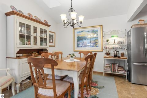 Tiny photo for 2135 Hammond Place W Pl, Traverse City, MI 49686 (MLS # 1943170)